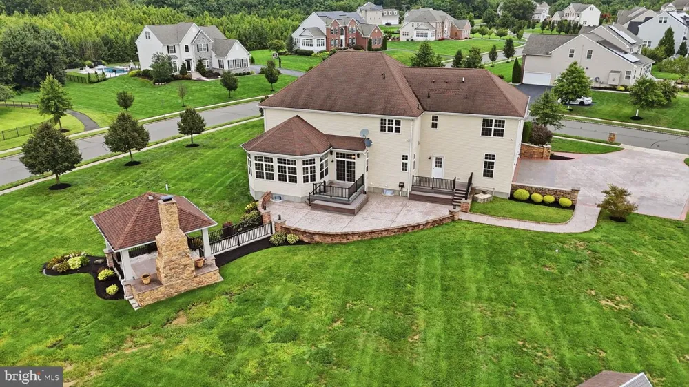 36 BELMONT CIRCLE Columbus, NJ 08022