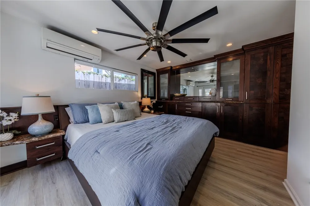 380 Thalia Laguna Beach, CA 92651