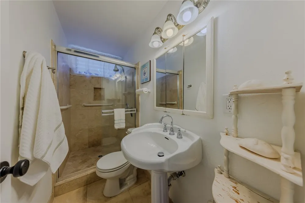 380 Thalia Laguna Beach, CA 92651