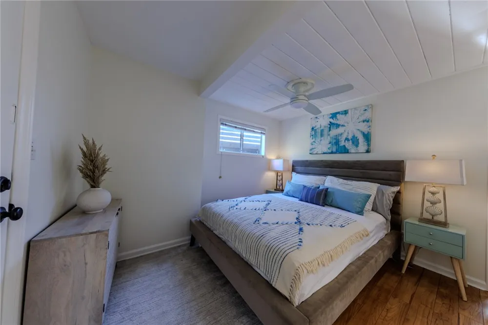 380 Thalia Laguna Beach, CA 92651