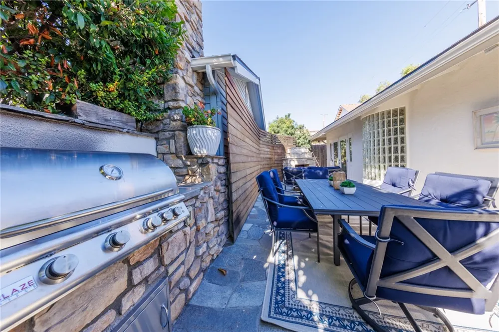 380 Thalia Laguna Beach, CA 92651