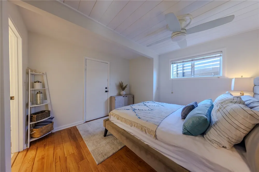 380 Thalia Laguna Beach, CA 92651