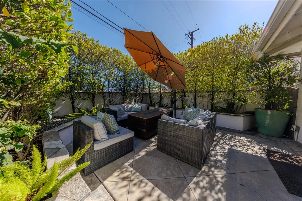 380 Thalia Laguna Beach, CA 92651