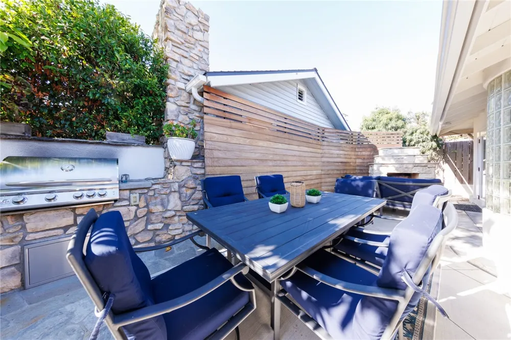 380 Thalia Laguna Beach, CA 92651
