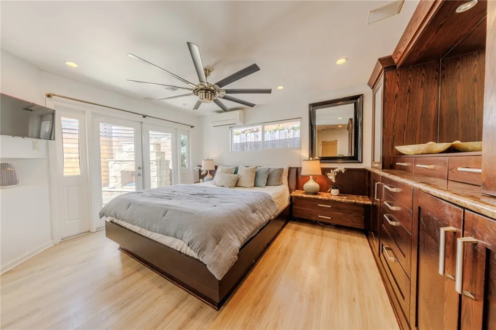 380 Thalia Laguna Beach, CA 92651
