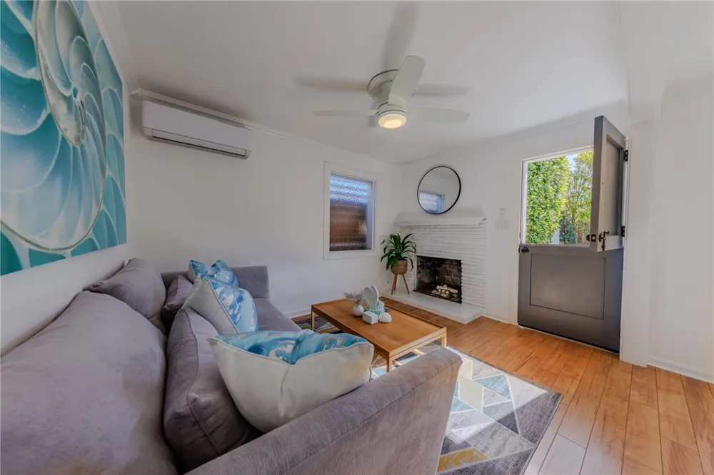 380 Thalia Laguna Beach, CA 92651