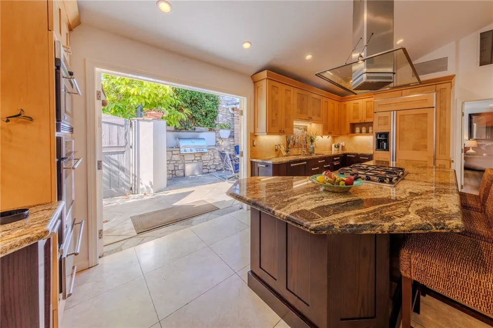 380 Thalia Laguna Beach, CA 92651