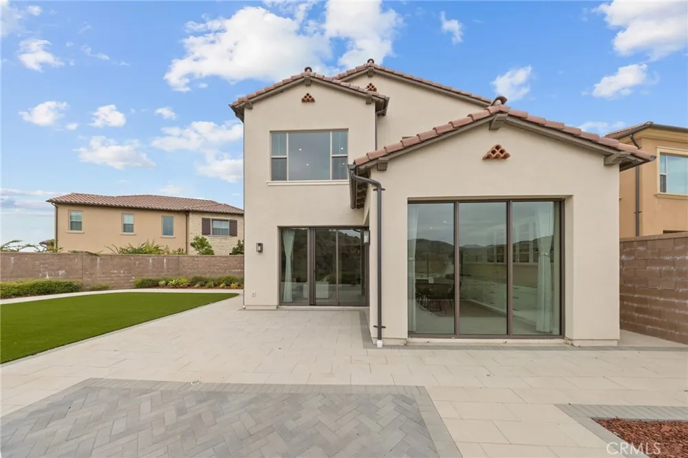 134 Tomahawk Irvine, CA 92618