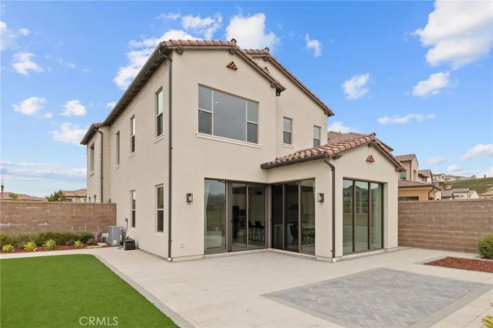 134 Tomahawk Irvine, CA 92618