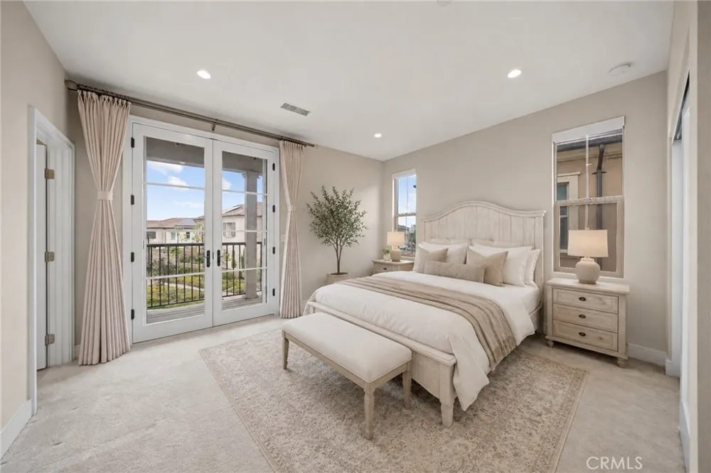 134 Tomahawk Irvine, CA 92618