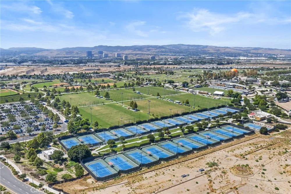 134 Tomahawk Irvine, CA 92618
