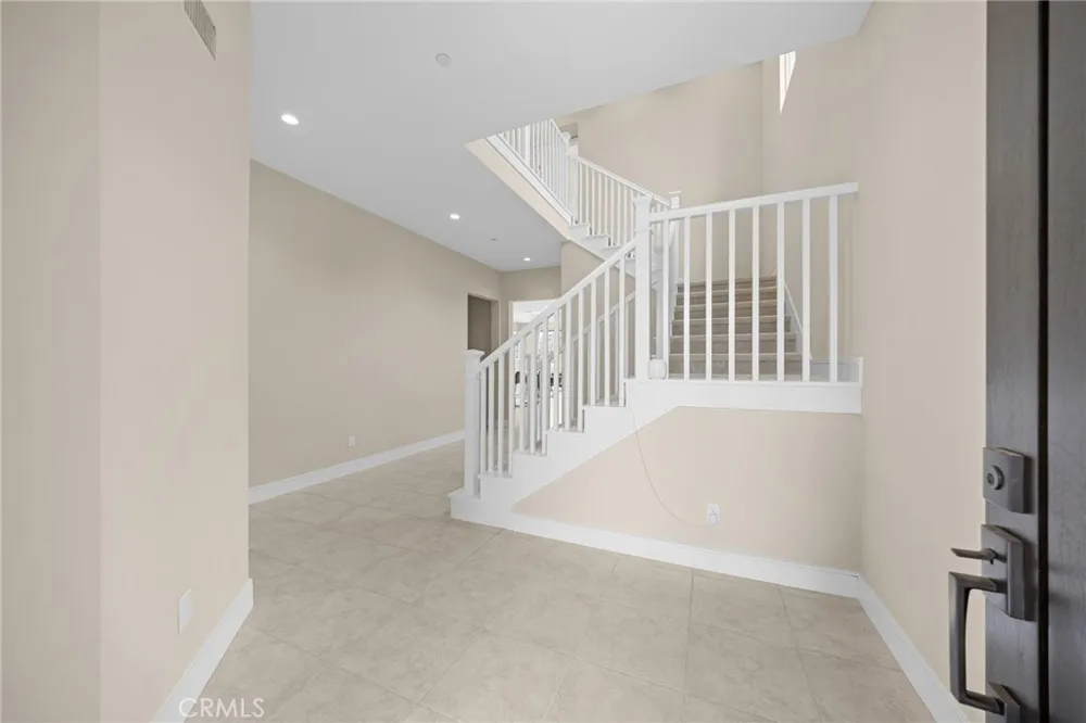 134 Tomahawk Irvine, CA 92618