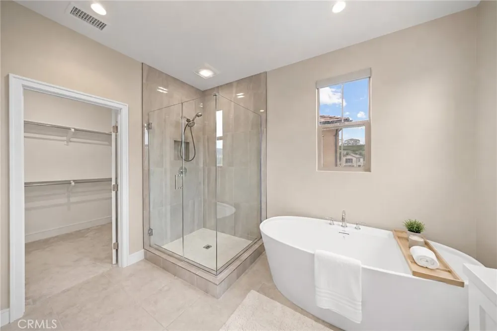134 Tomahawk Irvine, CA 92618