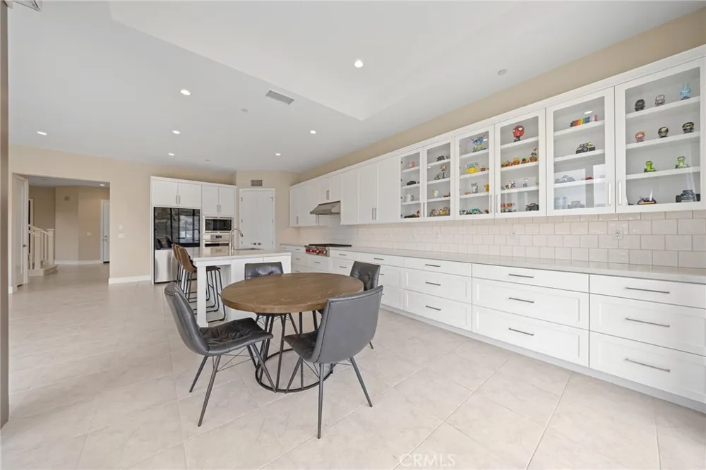 134 Tomahawk Irvine, CA 92618