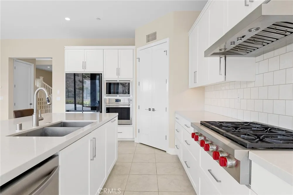 134 Tomahawk Irvine, CA 92618