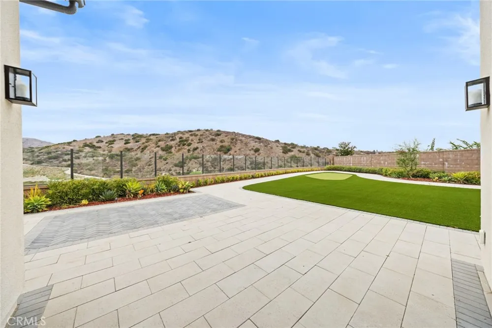 134 Tomahawk Irvine, CA 92618