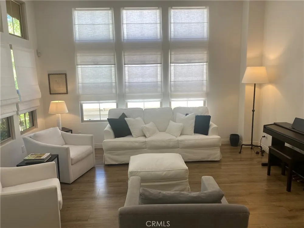 240 Mayfair Irvine, CA 92620