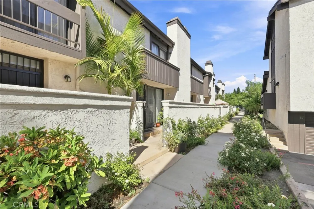 9625 Sylmar Avenue #23 Panorama City, CA 91402