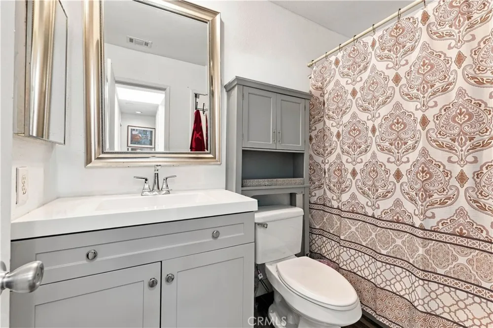 9625 Sylmar Avenue #23 Panorama City, CA 91402