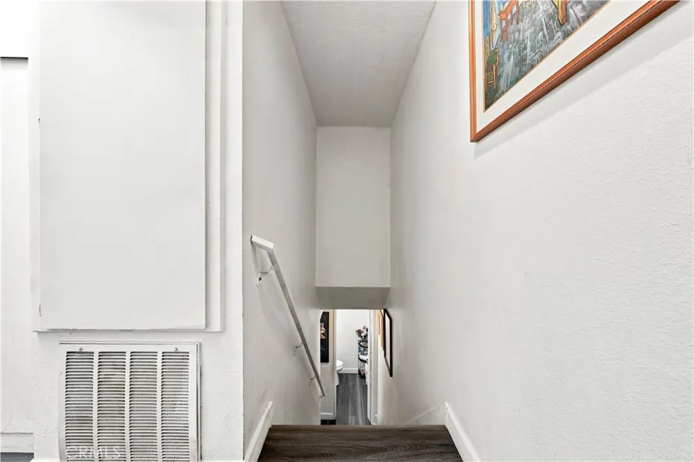 9625 Sylmar Avenue #23 Panorama City, CA 91402