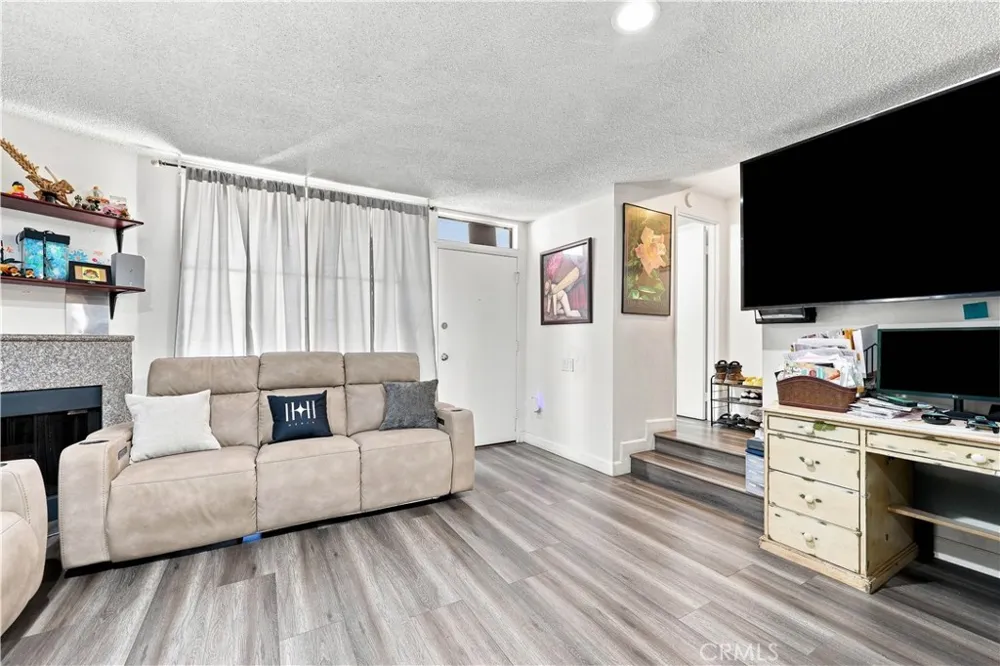 9625 Sylmar Avenue #23 Panorama City, CA 91402