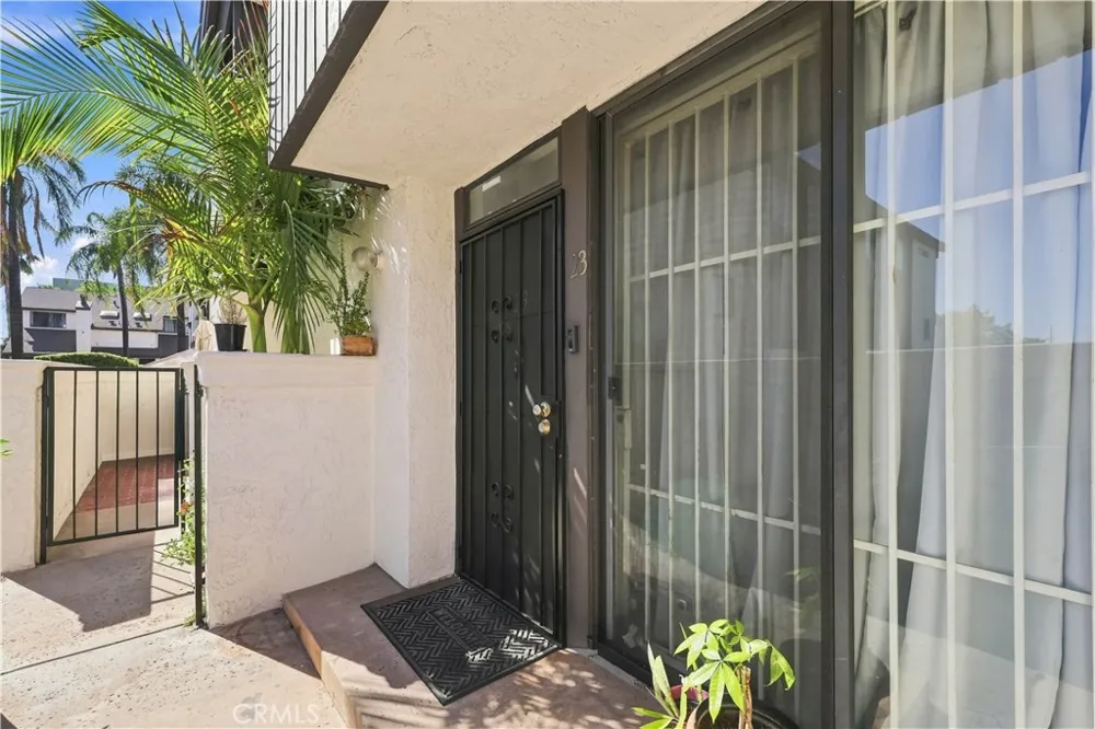 9625 Sylmar Avenue #23 Panorama City, CA 91402