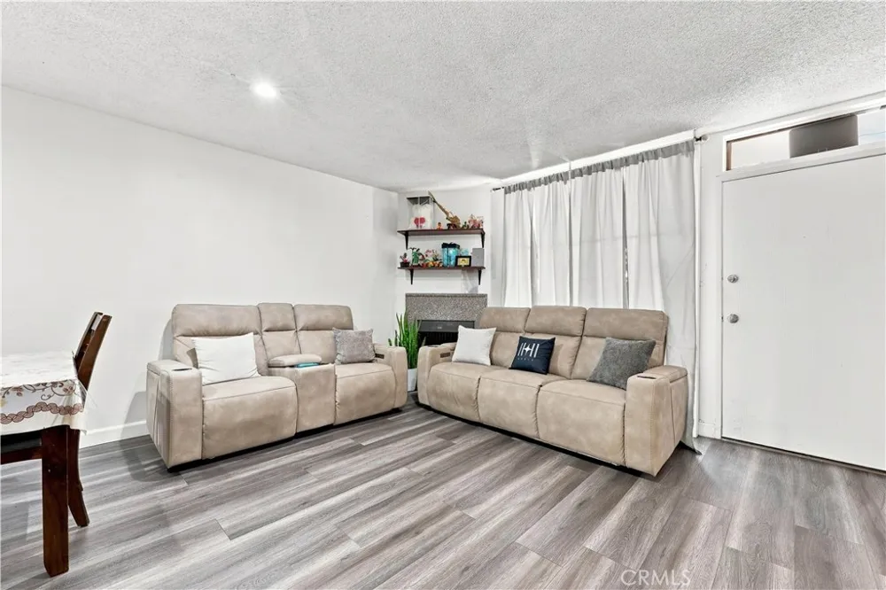 9625 Sylmar Avenue #23 Panorama City, CA 91402