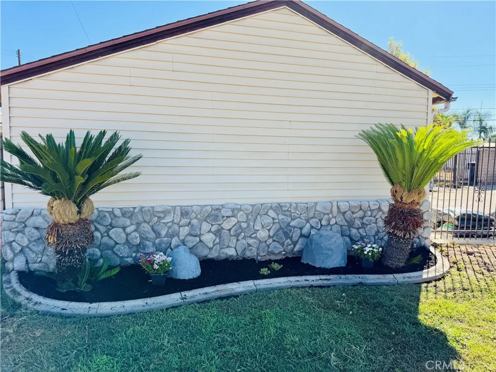 6093 Merito San Bernardino, CA 92404