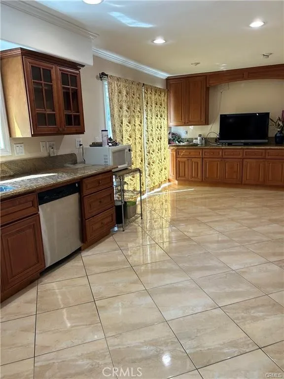 3 Angell Irvine, CA 92612