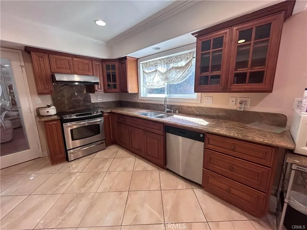3 Angell Irvine, CA 92612