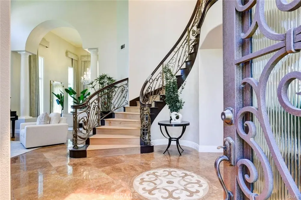 12370 Fairbanks Drive Tustin, CA 92782