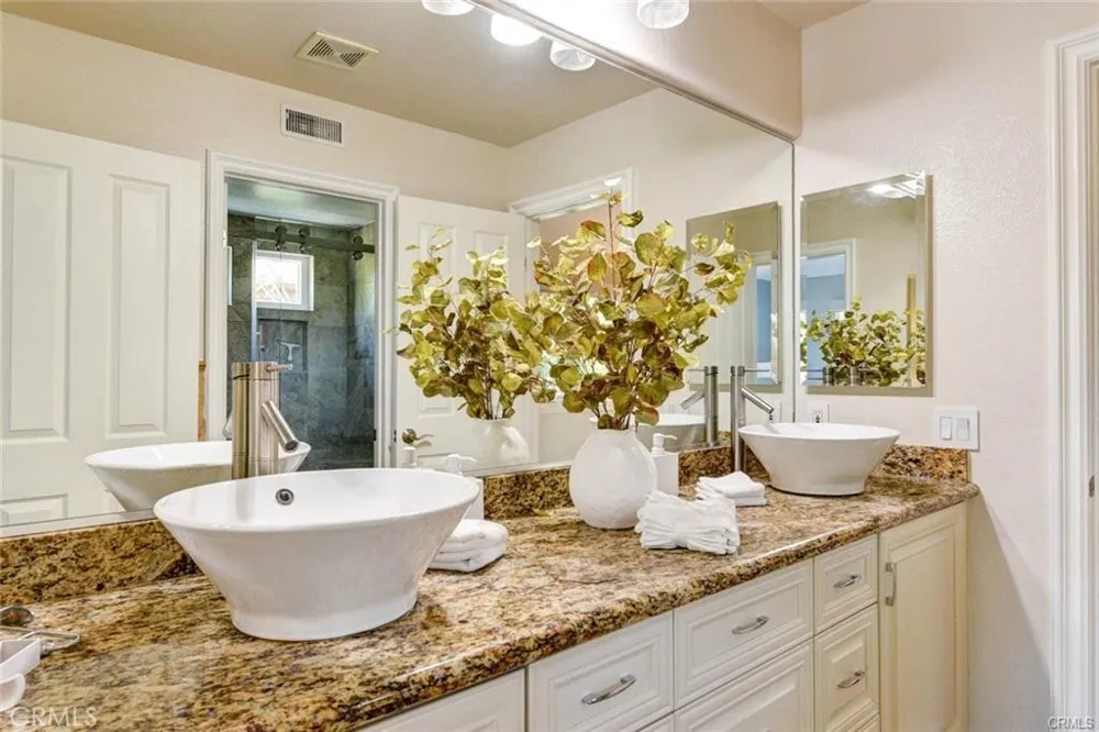 12370 Fairbanks Drive Tustin, CA 92782