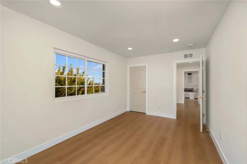 13265 Parkland Sylmar, CA 91342