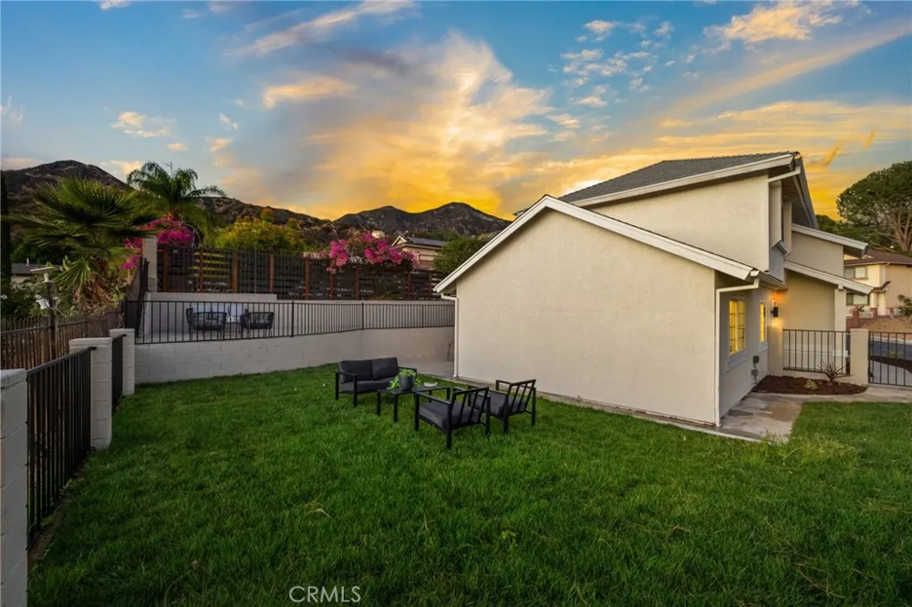 13265 Parkland Sylmar, CA 91342