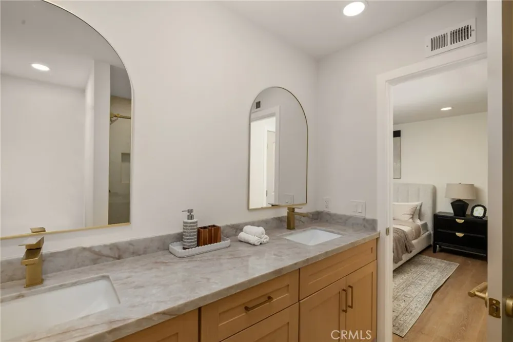 13265 Parkland Sylmar, CA 91342