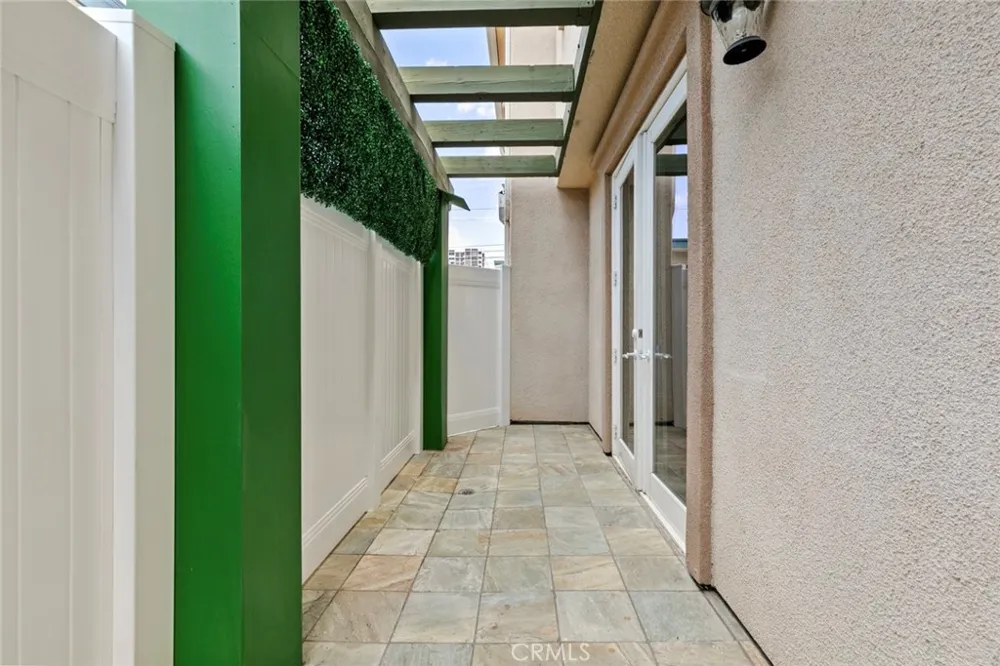 333 Milford Street #105 Glendale, CA 91203