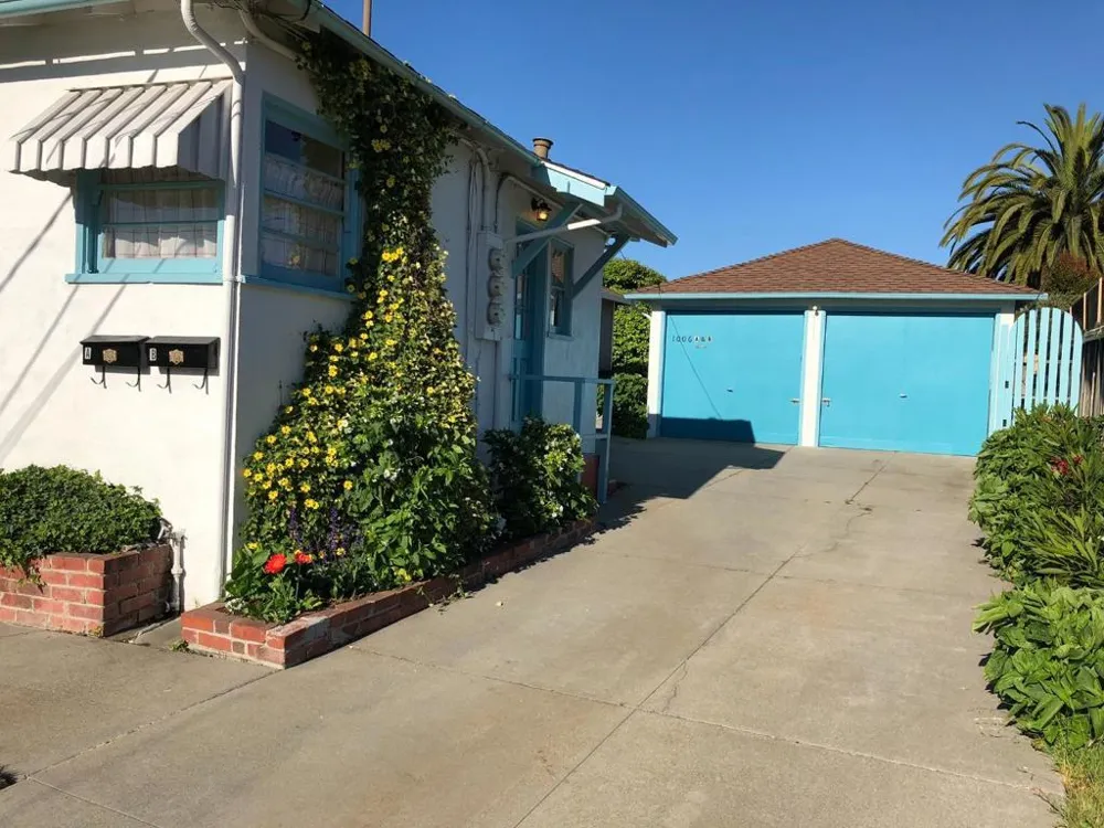 1006 Seabright Avenue Santa Cruz, CA 95062