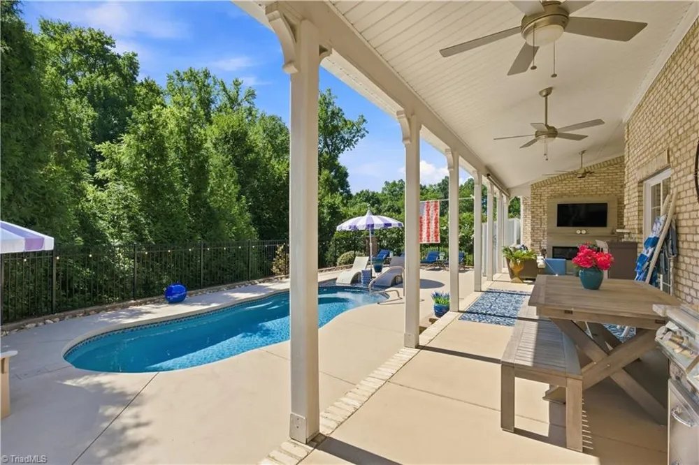 4803 Hampton Oak Court Clemmons, NC 27012