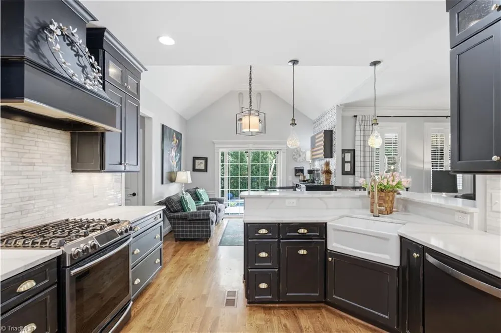4803 Hampton Oak Court Clemmons, NC 27012