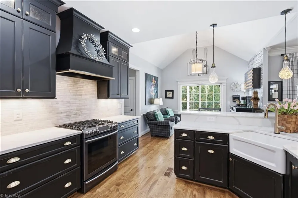 4803 Hampton Oak Court Clemmons, NC 27012