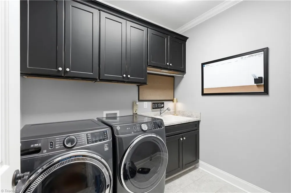 4803 Hampton Oak Court Clemmons, NC 27012