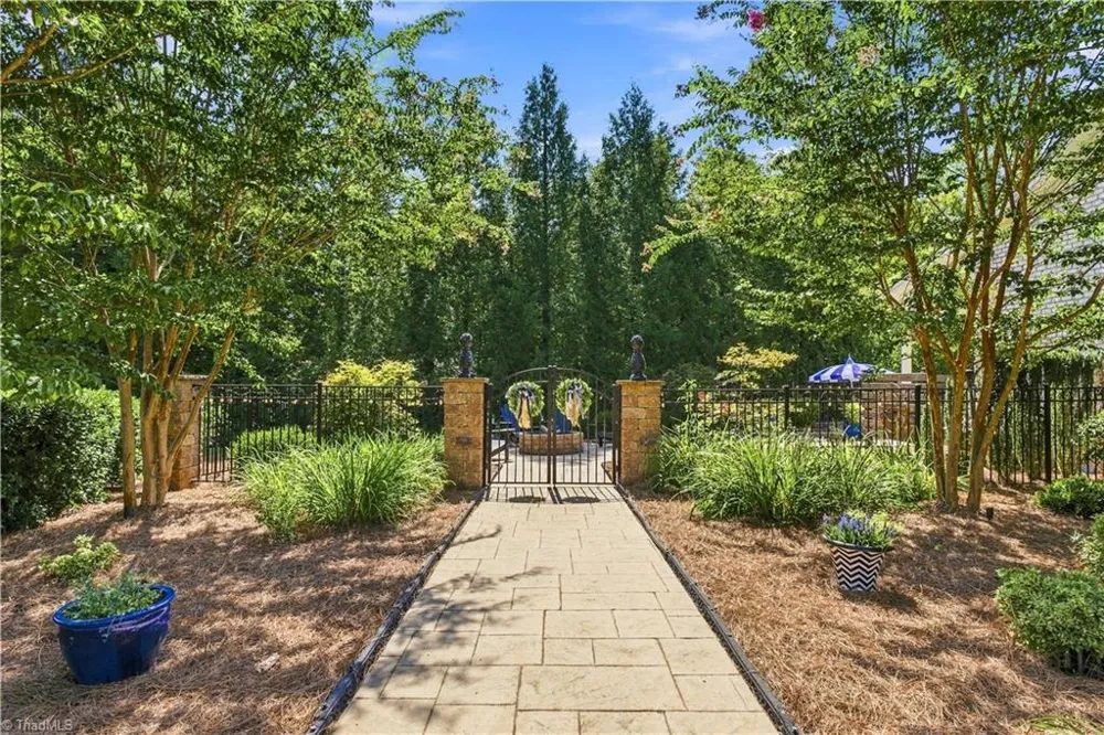 4803 Hampton Oak Court Clemmons, NC 27012