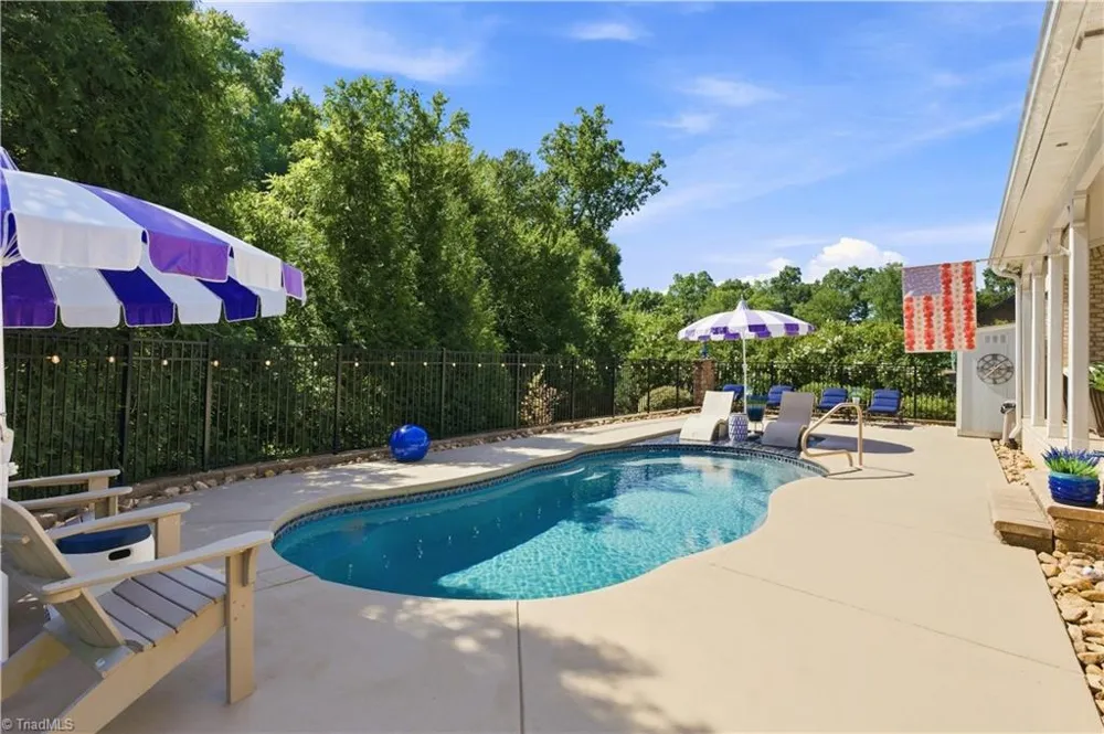 4803 Hampton Oak Court Clemmons, NC 27012