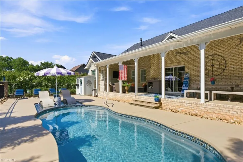4803 Hampton Oak Court Clemmons, NC 27012
