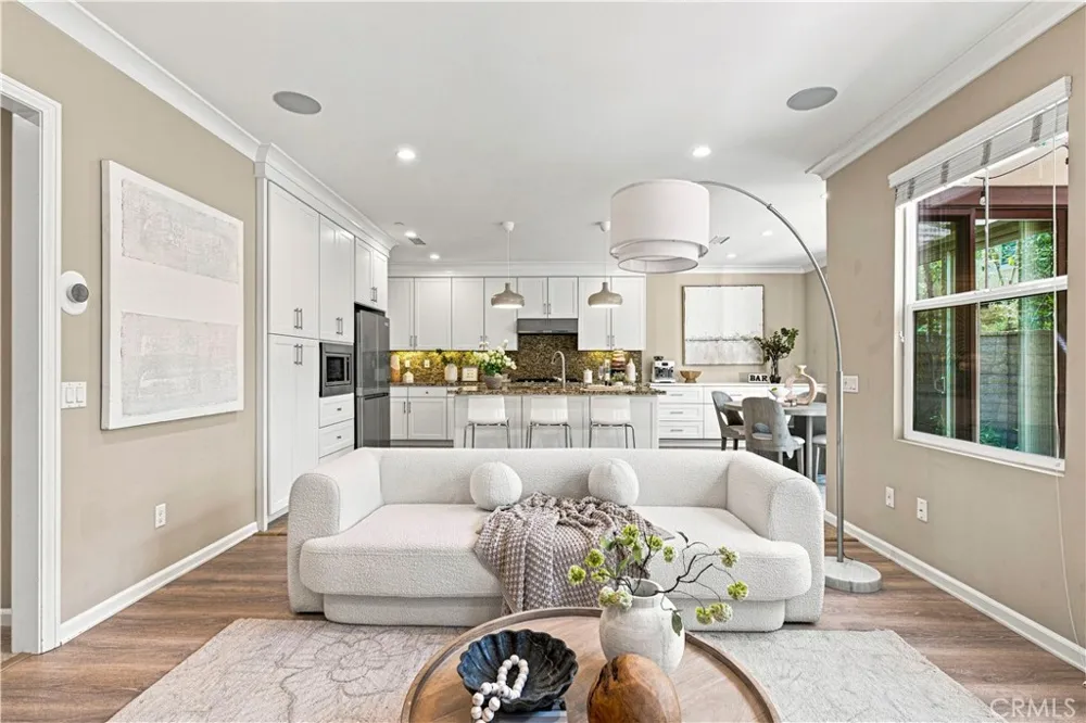 259 Rodeo Irvine, CA 92602