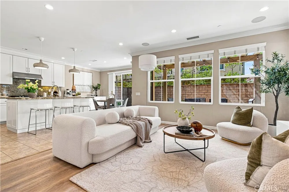 259 Rodeo Irvine, CA 92602