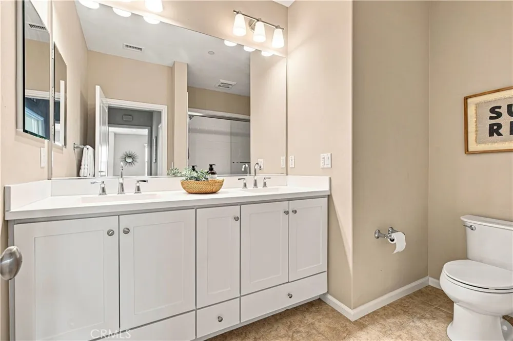 259 Rodeo Irvine, CA 92602