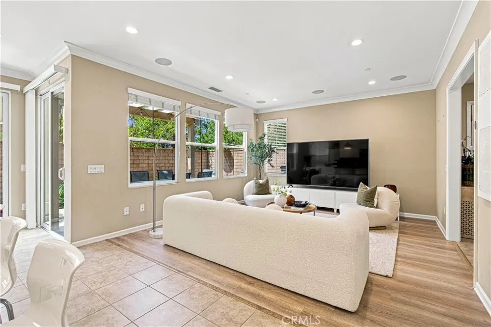 259 Rodeo Irvine, CA 92602