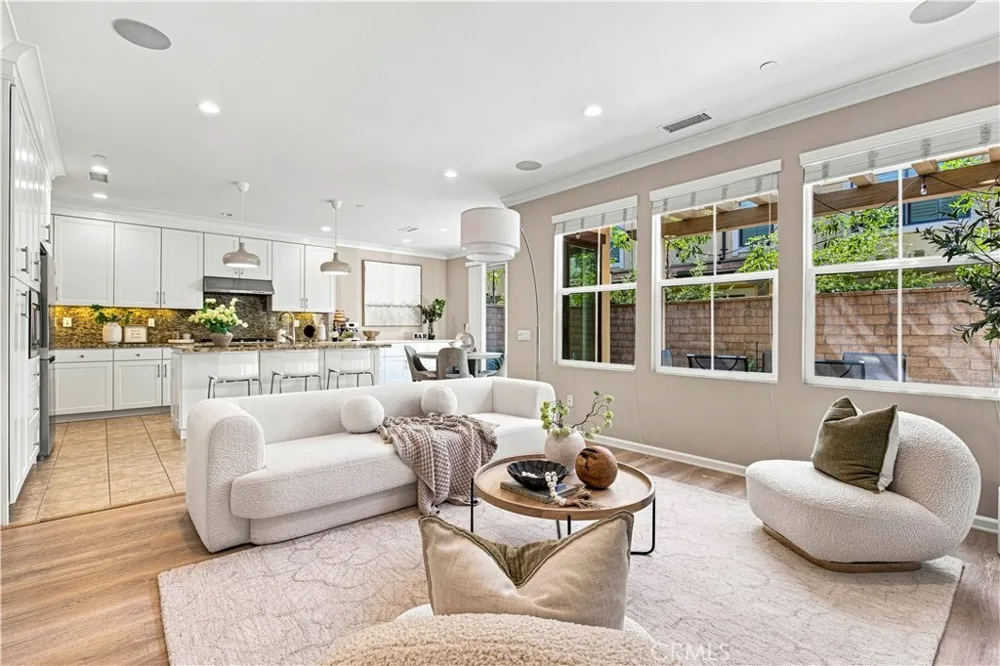 259 Rodeo Irvine, CA 92602