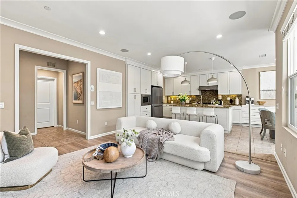259 Rodeo Irvine, CA 92602